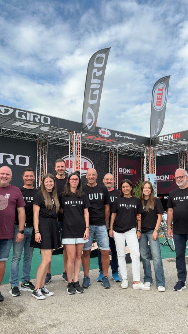 What a team!!! Vi aspettiamo anche oggi ad @italianbikefestival allo stand J43!!! #boninbike #bikeyourlife @girocycling @bellhelmets_bike @rondo_cc @krossbikes @ns_bikesco @zefalbike @peruzzobike @cosmonauts_eyewear